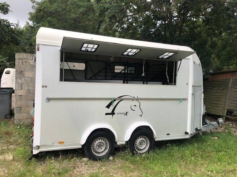 Multimarca Caballo Liberté Minimax para 3 caballos