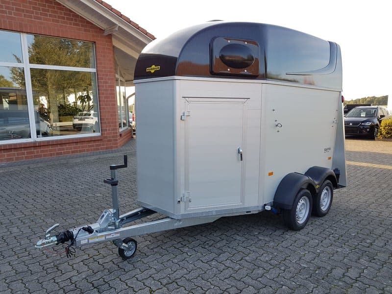 Humbaur Humbaur Pferdeanhänger Equitos Alu Plus Black 2000 2,0t Sattelkammer 100km/h