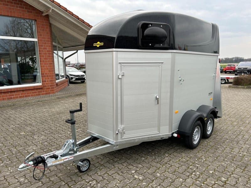 Humbaur Humbaur Pferdeanhänger Equitos Alu Plus Black 2000 2,0t Sattelkammer 100km/h Hecktür schwenkbar