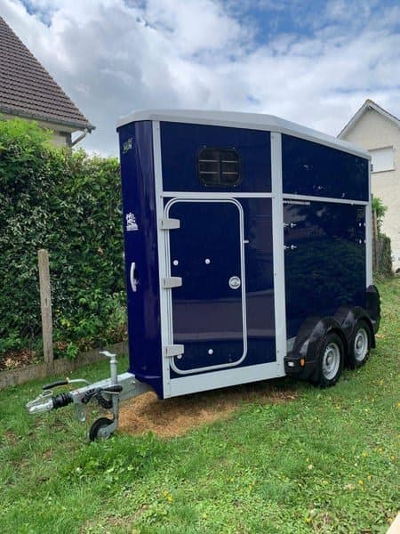Ifor Williams Ifor Williams HB 403. (1.5 caballos)