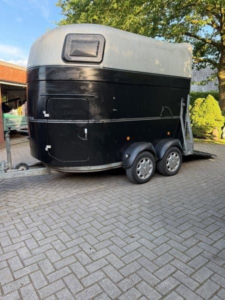 Böckmann Remolque para caballos Böckmann con plataforma de aluminio