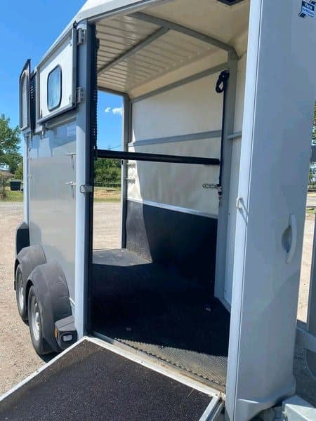 Ifor Williams Remolque para caballos Ifor Williams HB 403