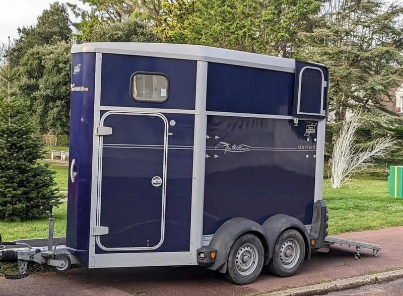 Ifor Williams Remolque para caballos Ifor Williams HB 403