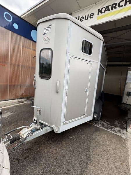 Ifor Williams Remolque para caballos - Ifor Williams HB 506