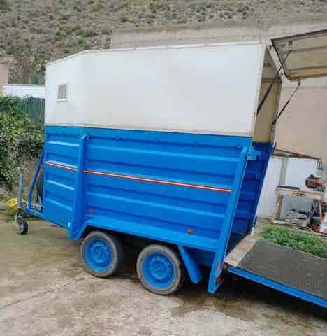 Sin marca Van ALE para dos caballos